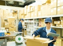 倉庫管理とリフト業務