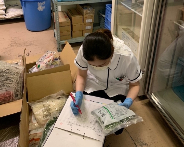 病院内での事務補助　食品納入時の検品