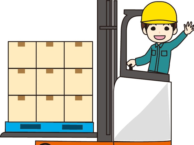 製氷工場でのリーチフォークリフト作業