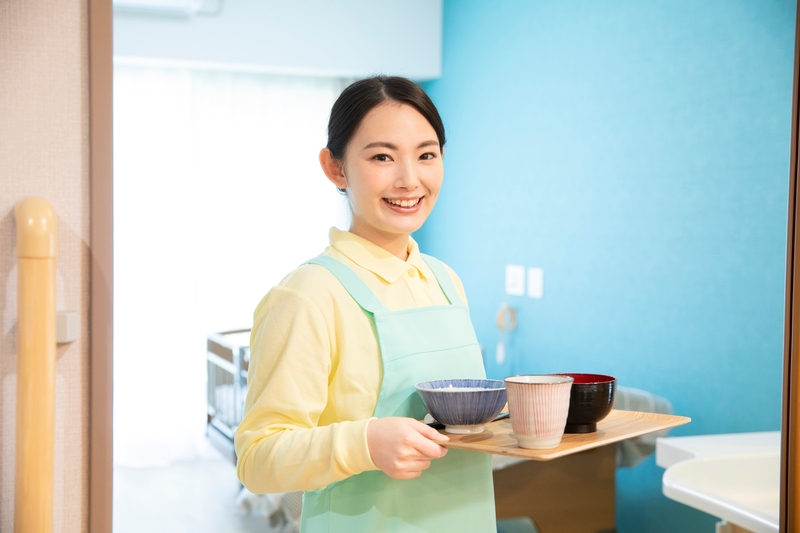 病院内での朝食の配膳