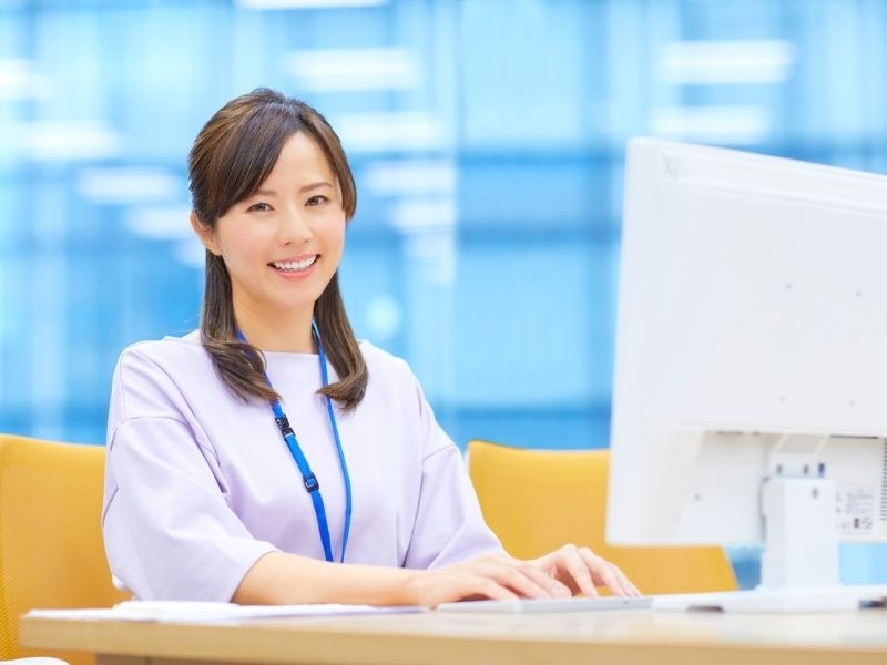 伝票入力や電話対応の事務