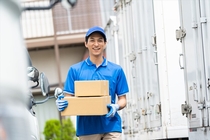 3ｔパッカー車での飲食店などから可燃ごみの回収ドライバー