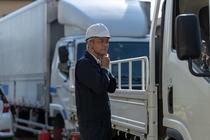 中型トラックでの店舗配送業務