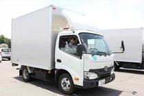 中型トラックでの産廃回収業務