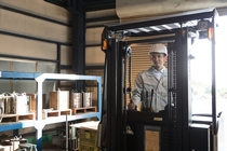 非鉄金属類構内フォーク業務