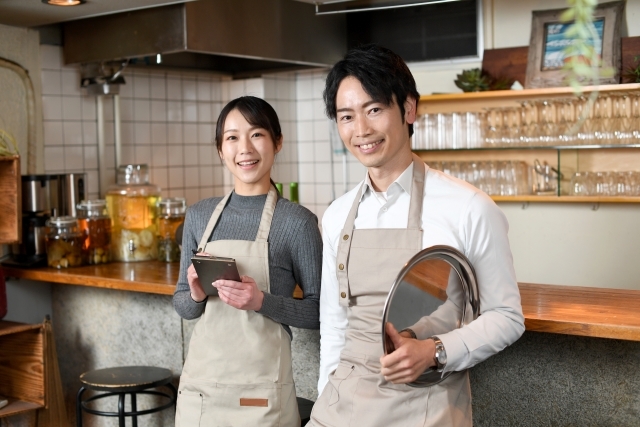 レストランのホールスタッフ