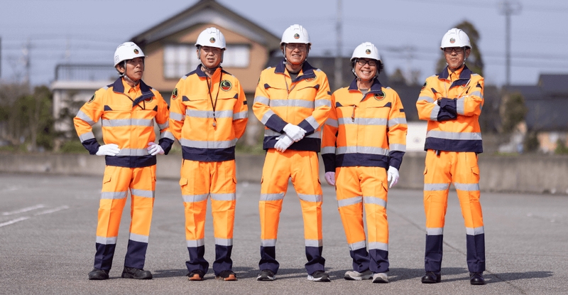 一般道路の交通警備スタッフ