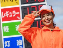 セルフのガソリンスタンドスタッフ
