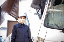 大型トラックでの集荷業務