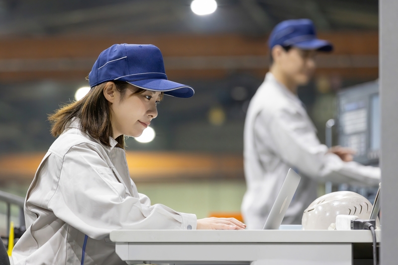メガネ部品の切削加工