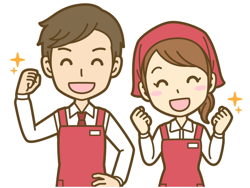 バックヤードにてお惣菜の盛付やパック詰め