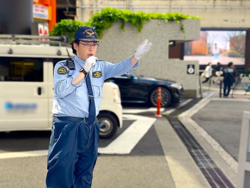 オフィスビルへの早朝車両出入り管理