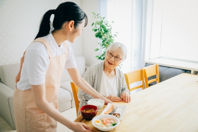 備品補充や患者さま案内・誘導 / 病棟サポーター