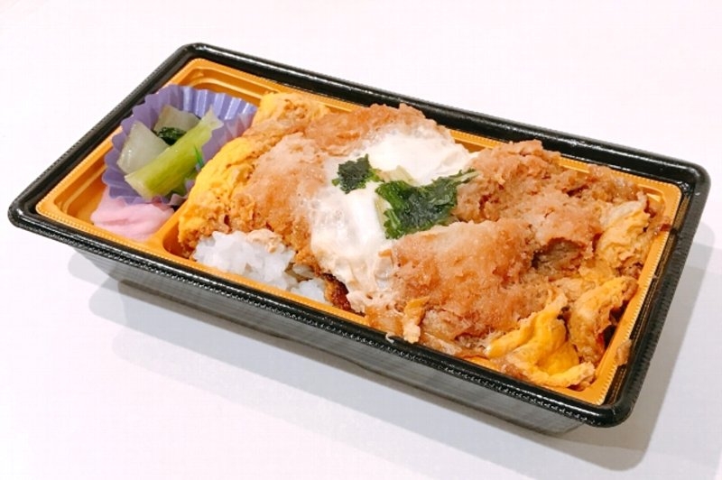 スーパーでの惣菜調理スタッフ