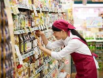 スーパーでの裏方業務