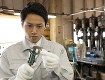 部品の製造や検査作業