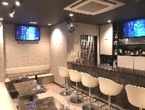 スナックでのフロアレディ