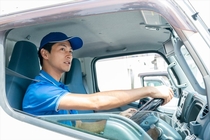 中型トラックでの産廃回収業務