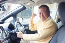 普通車での企業役員の送迎ドライバー