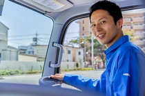 3ｔ車でのコンビニ向けチルド商品の配送ドライバー