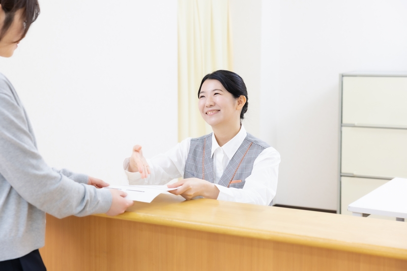 クリニックでの窓口受付・電話での問い合わせ対応・会計