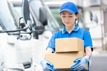 4ｔ車でのスーパーへのチルド品またはドライ品の配送ドライバー