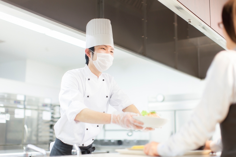 企業内社員食堂での調理補助