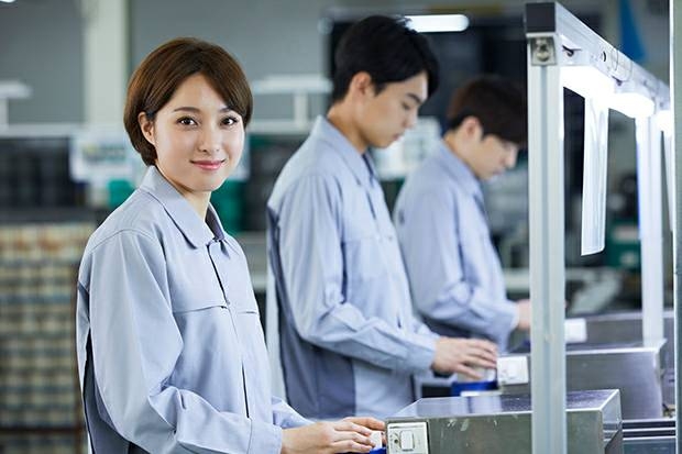 農機具部品の梱包・シール貼り