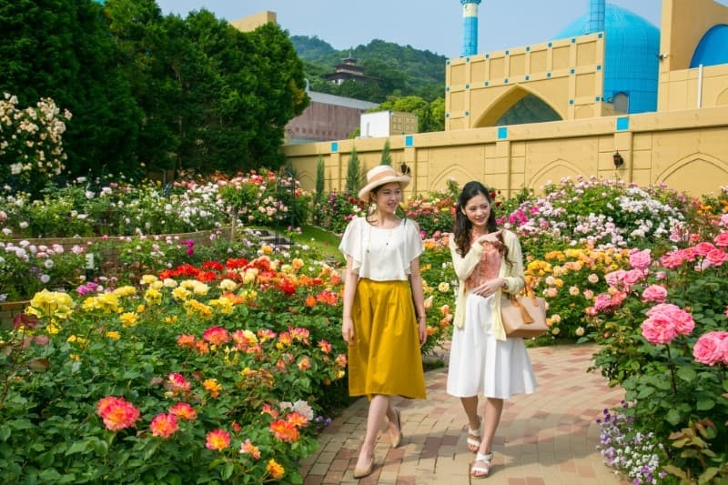 テーマパークの植栽スタッフ