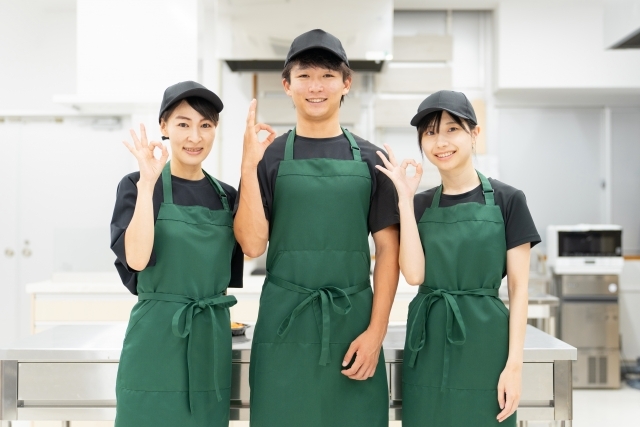 カフェの調理スタッフ